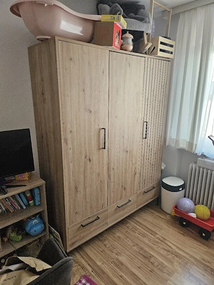 kleiderschrank  Bild 3