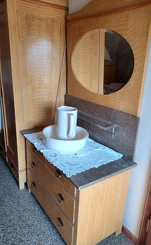 Schlafzimmer komplett aus den 30er Jahren Bild 3