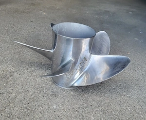 High Five Edelstahlpropeller f. Mercruiser Alpha One. Bild 3