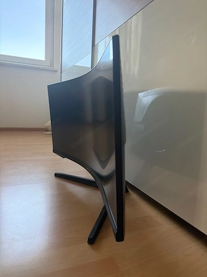 Samsung Curved Bildschirm Bild 2