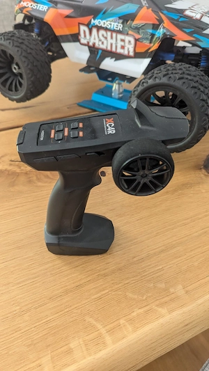 Modster Dasher V2 Brushless Monstertruck  Bild 4