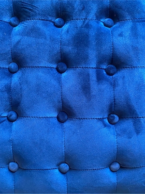 Blauer Hocker aus Samtstoff Bild 3