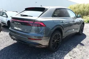 Audi Q8 S line 2xS AssistenzP+ 22Z Laser Pano BO Leder... Bild 3