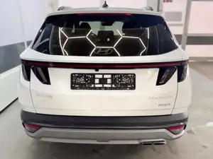 Hyundai TUCSON Premium PHEV PANO SHZ v+h 18 ALU 1.6 T-GDi PHEV... Bild 4