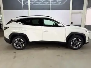 Hyundai TUCSON Premium PHEV PANO SHZ v+h 18 ALU 1.6 T-GDi PHEV... Bild 9