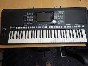 Yamaha PSR 975 zu verkaufen