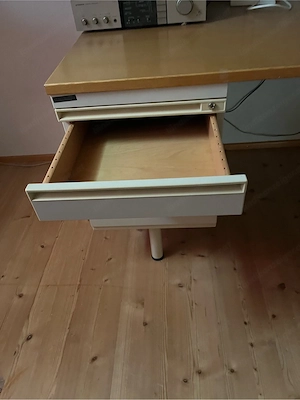 Schreibtisch Bild 4