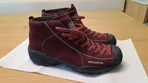Neue SCARPA Wanderschuhe Größe 42 zu verkaufen währ es will nur Telefonisch erreichbar 0650 7104126 