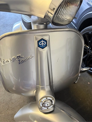Vespa 150 Sprint Bild 2