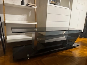 Fernsehen Tisch  Regal  Bild 2
