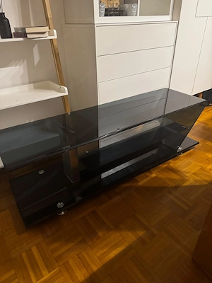 Fernsehen Tisch  Regal  Bild 4