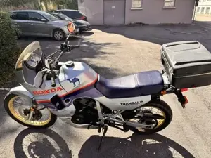Honda Transalp gebraucht EZ 1987, garagengepflegt neu vorgeführt  Bild 5