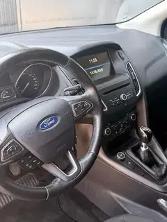 Ford Focus Traveller 1,6 TDCi Trend Kombi   Family Van (2015) Bild 8