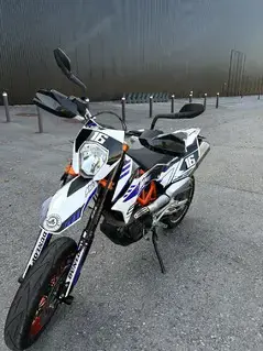 Ktm smc-r Supermoto 690ccm Bild 3