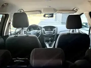 Ford Focus Traveller 1,6 TDCi Trend Kombi   Family Van (2015) Bild 6