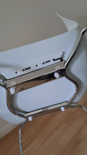 6 zeitlos elegante Stühle zu verkaufen Bild 4