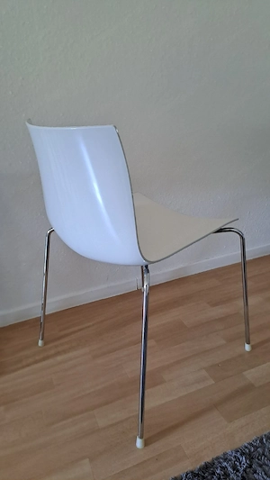 6 zeitlos elegante Stühle zu verkaufen Bild 3