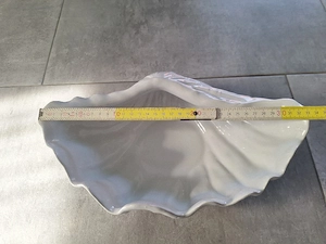 weiße Keramikschale in Form einer Muschel  Bild 2