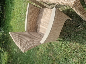 Gartenmöbel mit 8 Stühle und 8 Sitzkissen