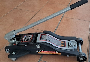 Hydraulischer Rangierwagenheber