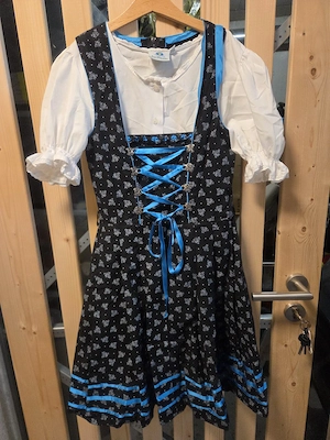 Dirndl Mädchen Bild 3