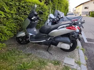 Verkaufe einen Motorroller.