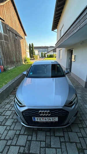 Audi A3 Sportback 30 TFSI Intense Bild 2