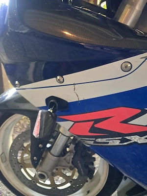 Suzuki GSX--R 750 BJ 2000 Bild 4