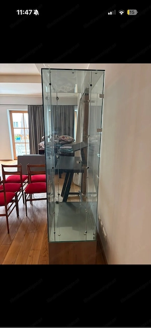 Gläserne Vitrine Bild 3