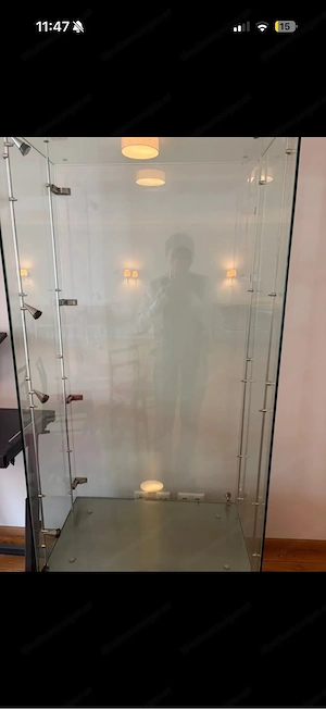 Gläserne Vitrine Bild 2