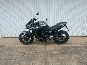 Kawasaki Z650 | BJ 2024 | nur 258 km | A2 | 1. Hand