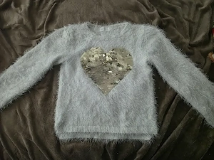 pulli gr. 122 128