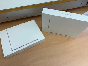 MacBook Air M5 Chip Neu und versiegelt Bild 3