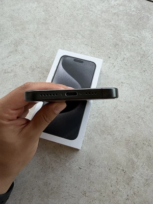 Apple IPhone 15 Pro Max 256GB Schwarz 87% Akku Gesundheit Bild 5