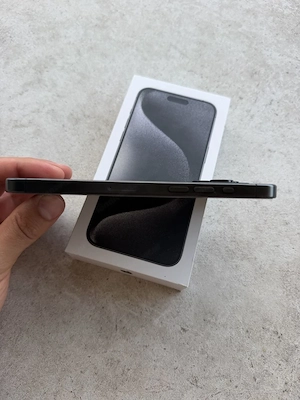 Apple IPhone 15 Pro Max 256GB Schwarz 87% Akku Gesundheit Bild 4