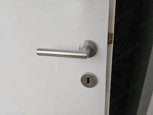 5 Stk. Holz-Türen, weiß lackiert, Edelstahl Drücker Bild 2