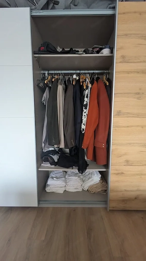 Schwebetürenschrank zu verkaufen  Bild 3