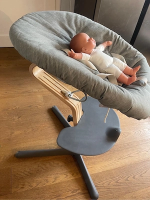 Stokke Nomi Hochstuhl   Komplettset  Verkaufe Stokke Nomi Hochstuhl inkl. Newborn-Set und Baby-Set.  Bild 5