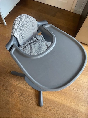 Stokke Nomi Hochstuhl   Komplettset  Verkaufe Stokke Nomi Hochstuhl inkl. Newborn-Set und Baby-Set.  Bild 4