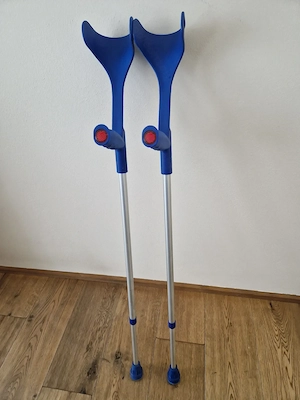 Krücken verstellbar (wie neu)