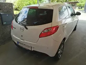 mazda 2 zu verkaufen  Bild 2