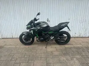 Kawasaki Z650 | BJ 2024 | nur 258 km | A2 | 1. Hand