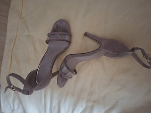 Du bist Schuh Fetischist . getragene Sandalen für Liebhaber Bild 3