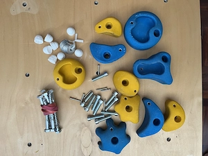 Kletterwand fürs Kinderzimmer mit 10 Griffen
