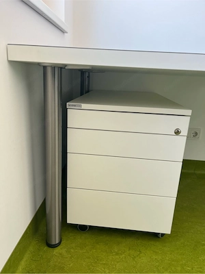 Diverse Büromöbel Bild 2