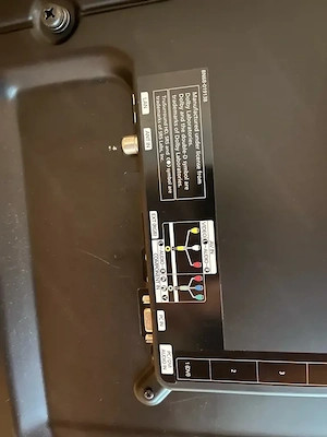 HD TV von Samsung mit HDMI und Kabelanschluss Bild 3