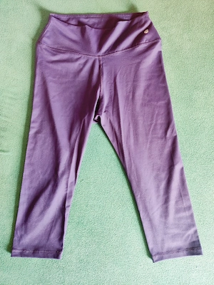 Sporthose dunkelblau, eher Kindergröße