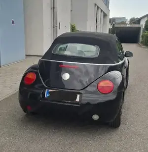 VW New Beetle Cabrio schwarz BJ 2005  Bild 3
