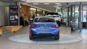 BMW 320 Bild 8