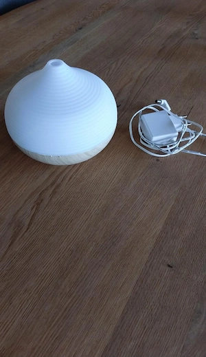 Diffusor weiß neu mit Ladekabel